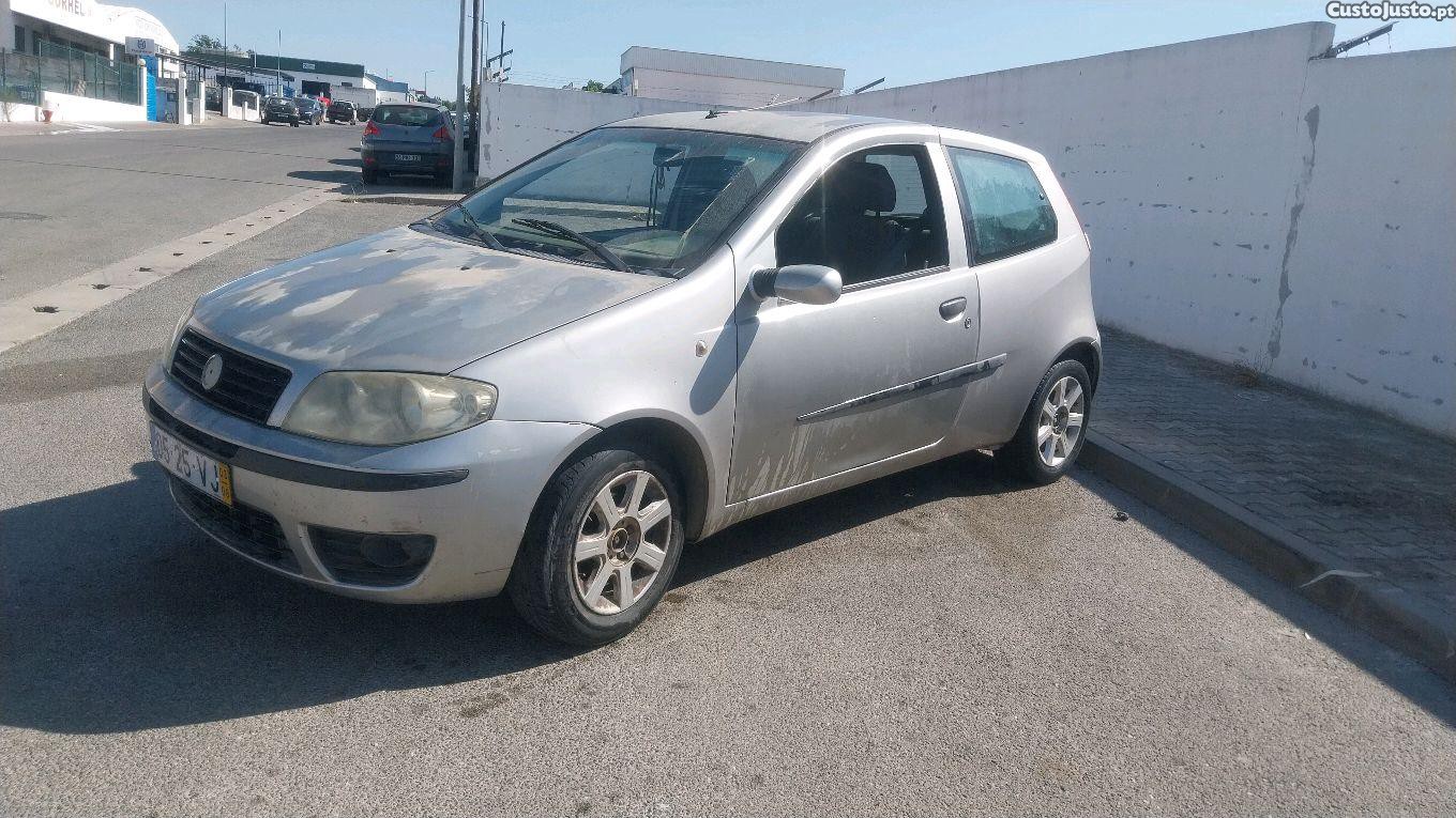 Fiat Punto 1200cc 5 lugares 3 portas — fotografia 3