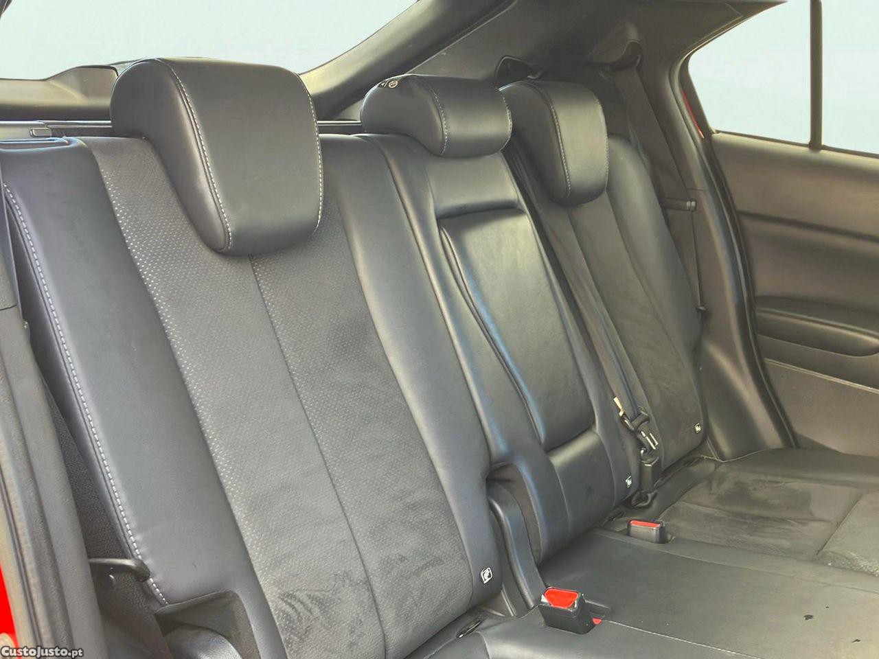 Mitsubishi Eclipse Cross 2.4 PHEV eMotion — fotografia 3