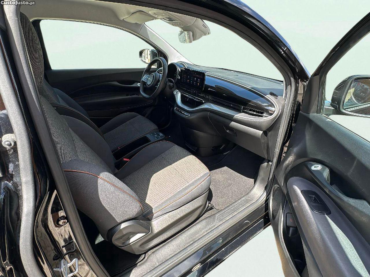 Fiat 500 e Icon Plus 42 KWh — fotografia 7