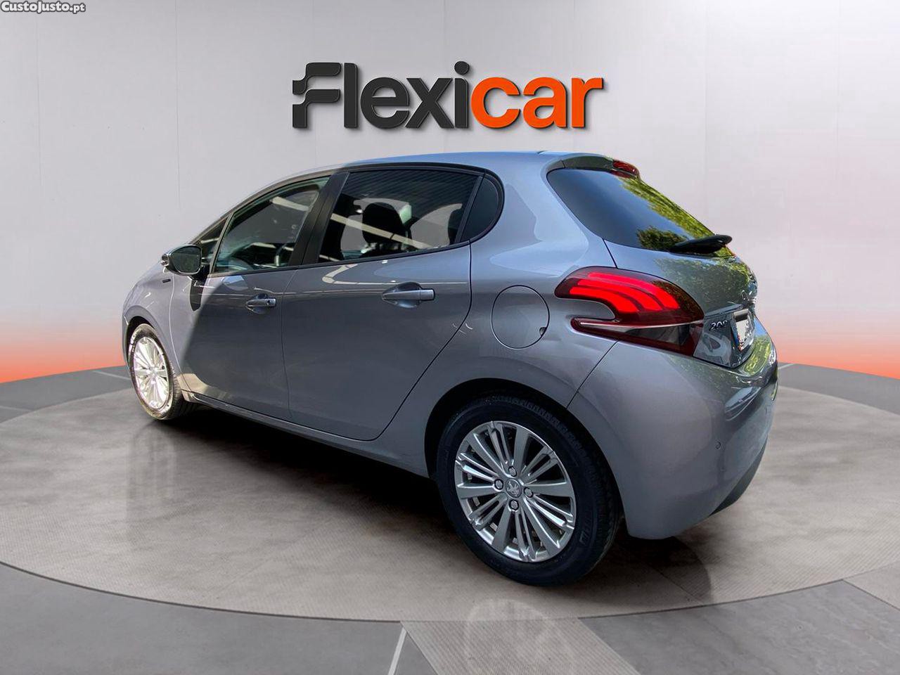 Peugeot 208 1.2 PureTech Signature — fotografia 13