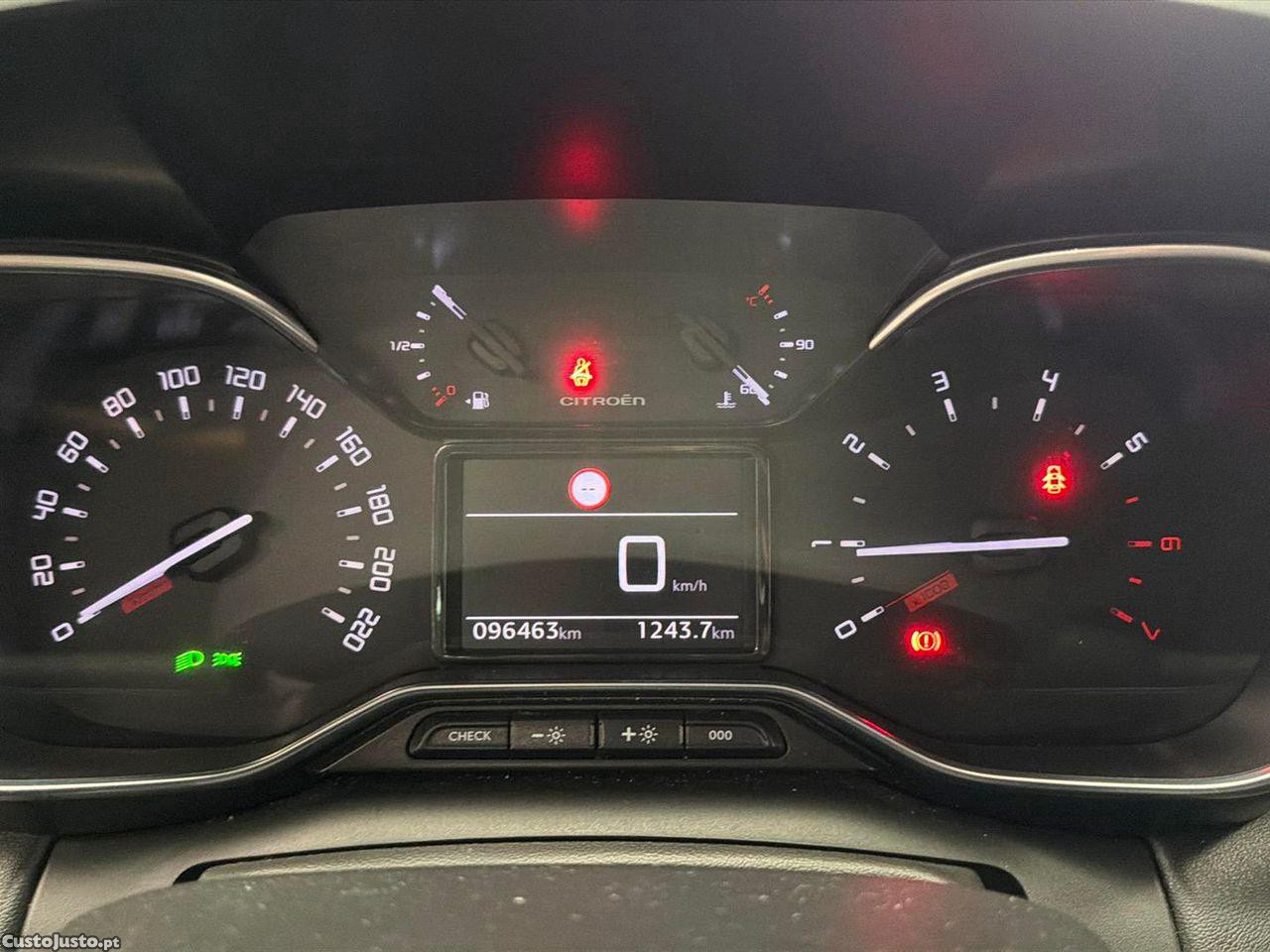 Citroën C3 1.2 Puretech Feel — fotografia 8