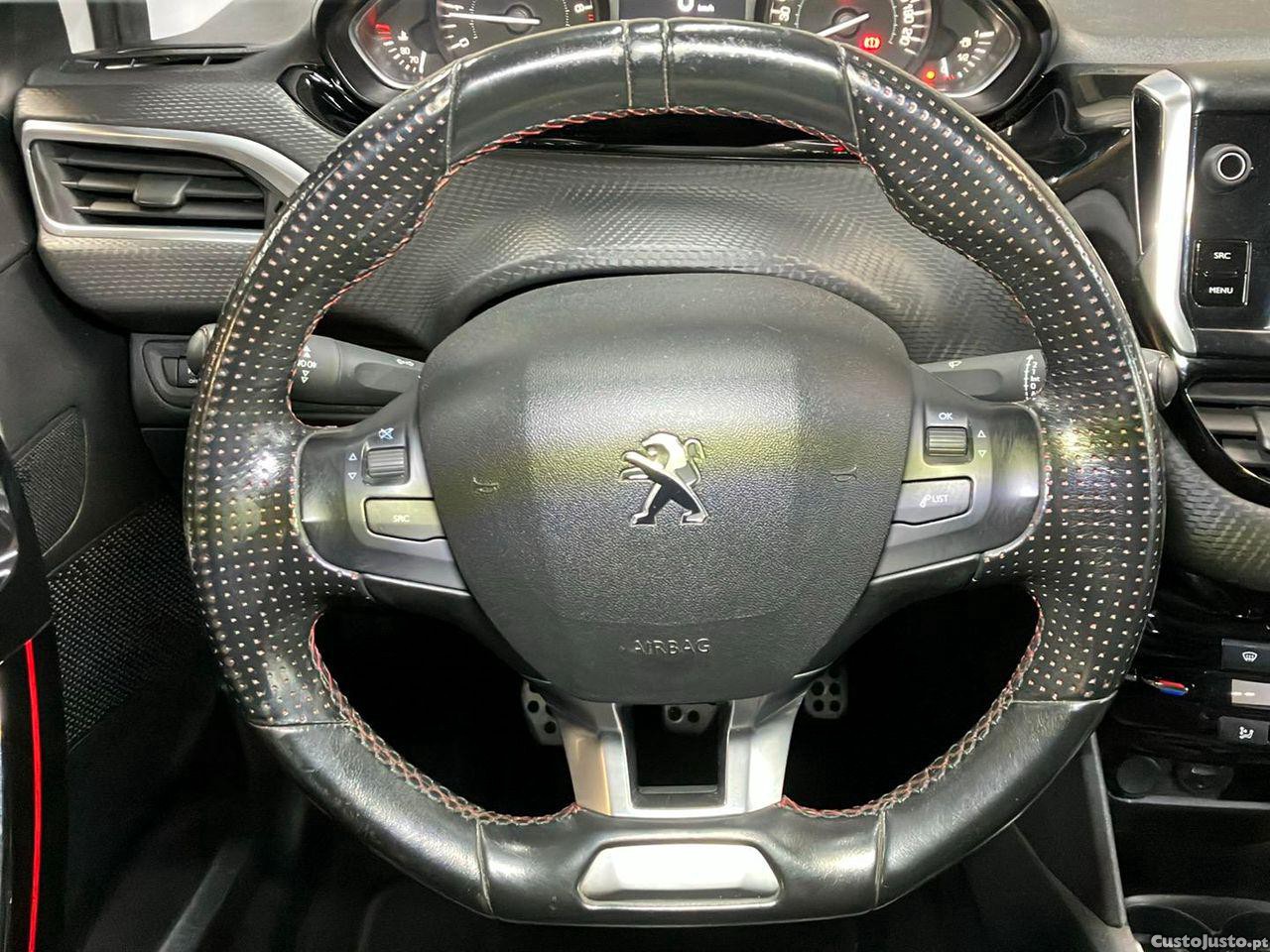 Peugeot 208 1.2 PureTech GT Line — fotografia 15