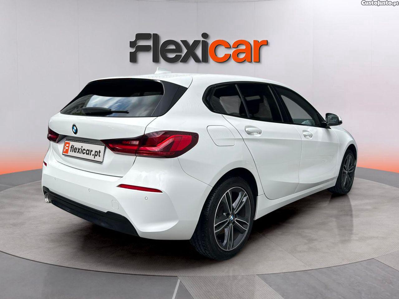 BMW 116 d Line Sport Auto — fotografia 12