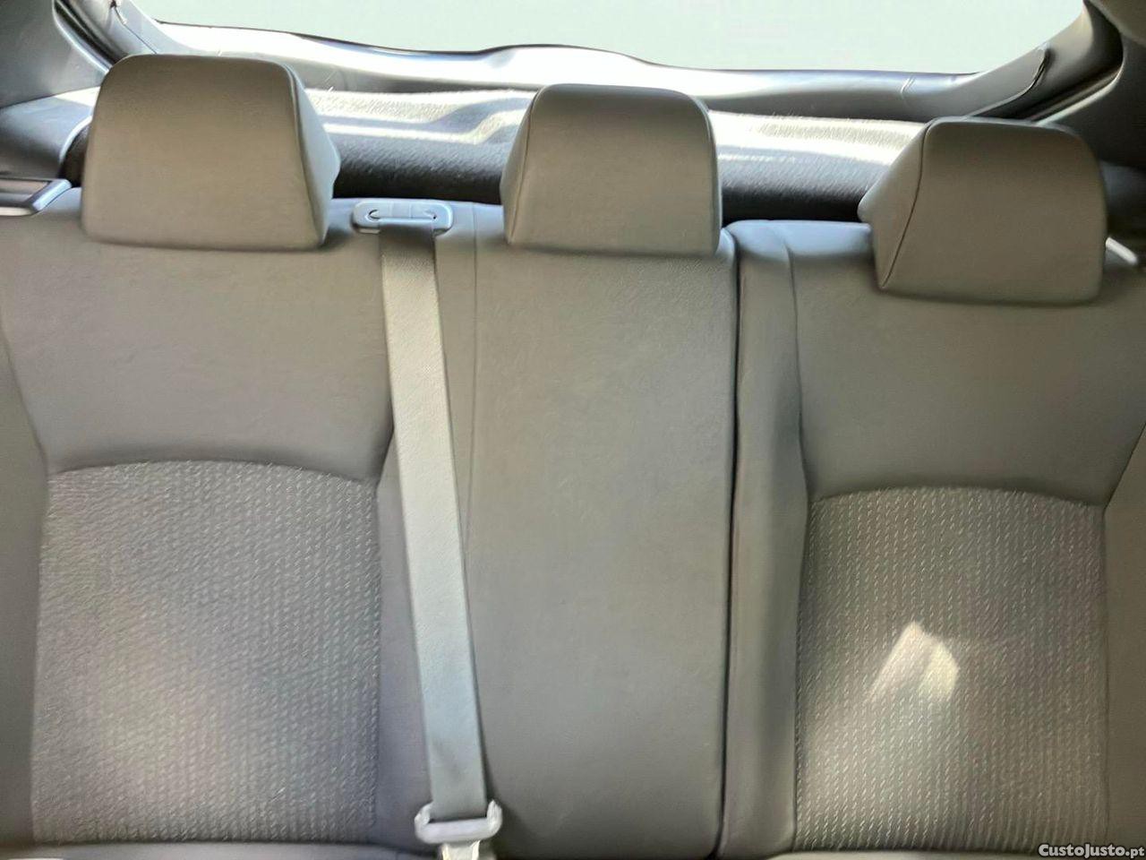 Toyota C-HR 1.8 HSD Comfort+P.Style — fotografia 2
