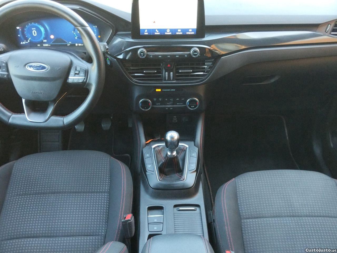 Ford Kuga 1.5 TDCi EcoBlue ST-Line — fotografia 5