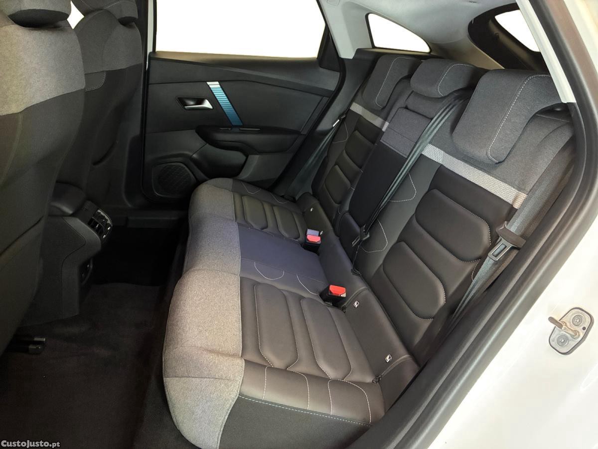 Citroën e-C4 50 kWh Shine — fotografia 4