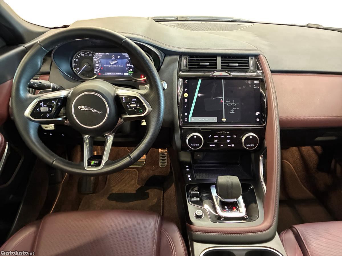 Jaguar E-Pace 1.5 P300e R-Dynamic SE AWD Aut. — fotografia 10