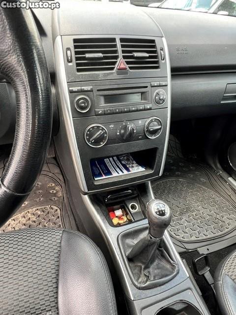 Mercedes-Benz A 180 CDi Avantgarde — fotografia 3