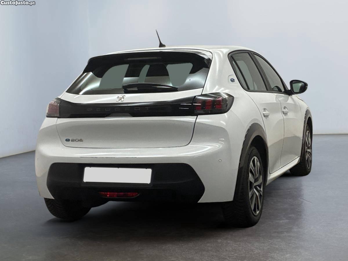 Peugeot 208 50 kWh Active Pack — fotografia 10