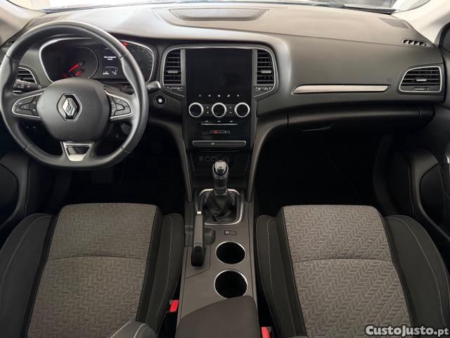 Renault Mégane iv sport tourer 1.5 BLUE DCI LIMITED — fotografia 3
