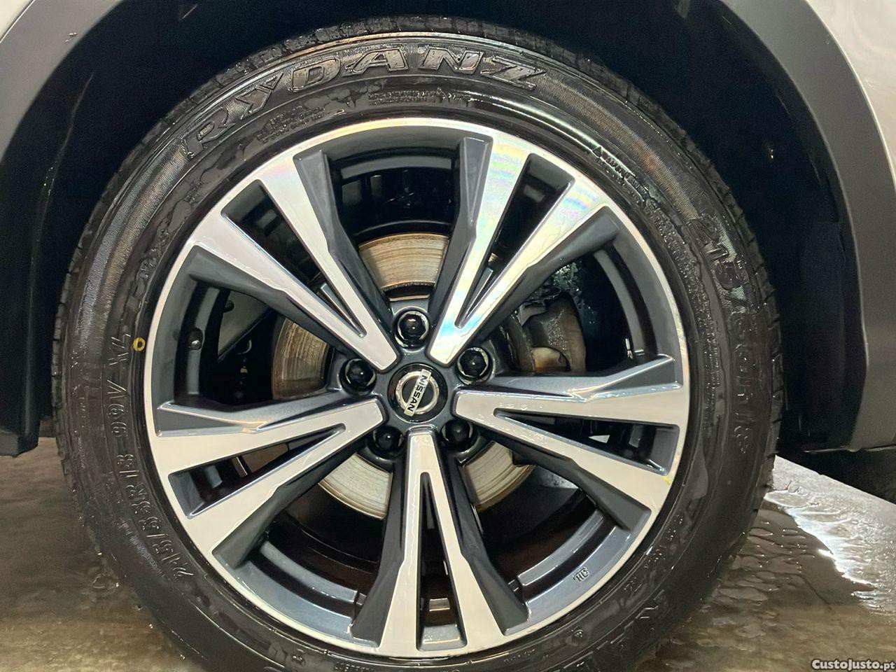 Nissan Qashqai 1.3 DIG-T N-Connecta J18 — fotografia 5