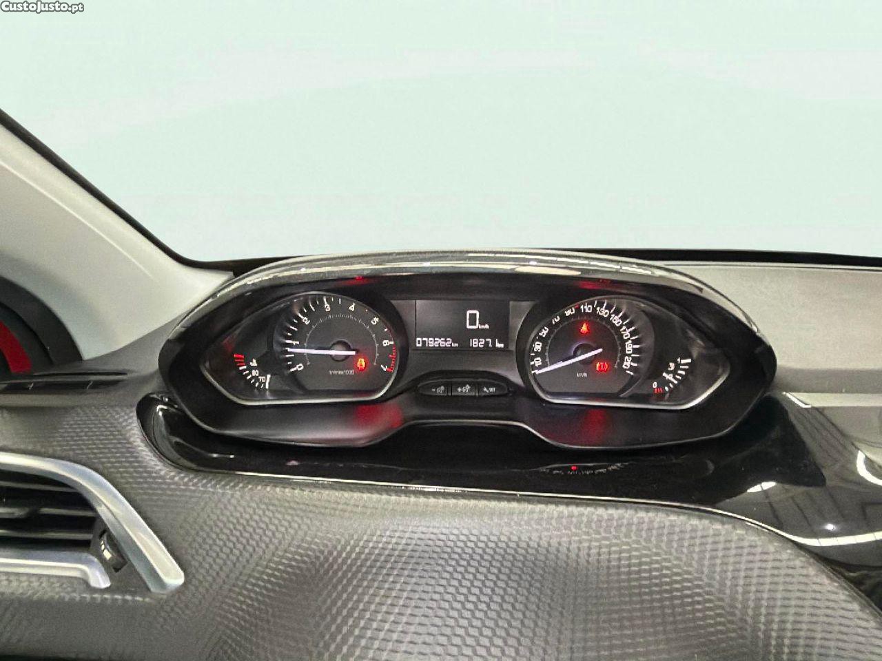 Peugeot 2008 1.2 PureTech Active — fotografia 9