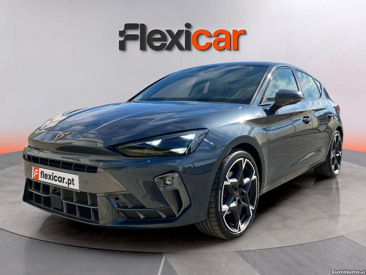 CUPRA Leon 1.5 eTSI MID DSG — fotografia 17