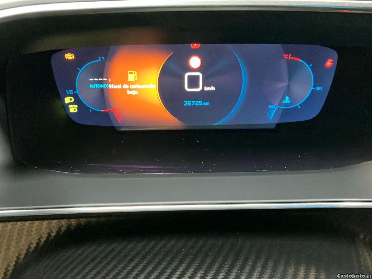 Peugeot 2008 1.2 PureTech GT — fotografia 12