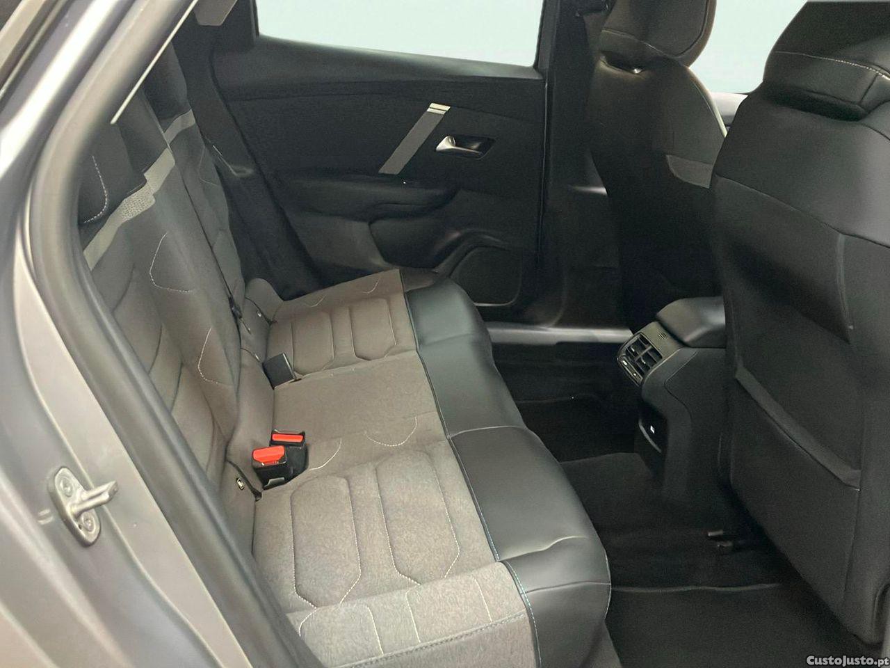 Citroën C4 1.2 PureTech Feel Pack EAT8 — fotografia 8