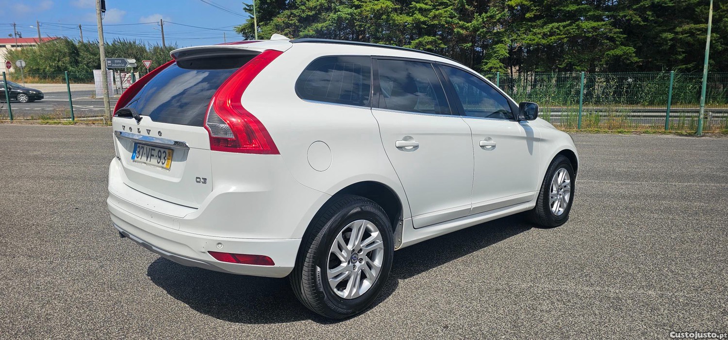 Volvo XC 60 Momentum — fotografia 6