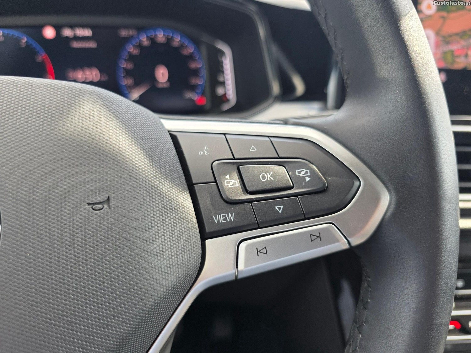 Volkswagen T-Roc 1.0 TSI Black Style — fotografia 14