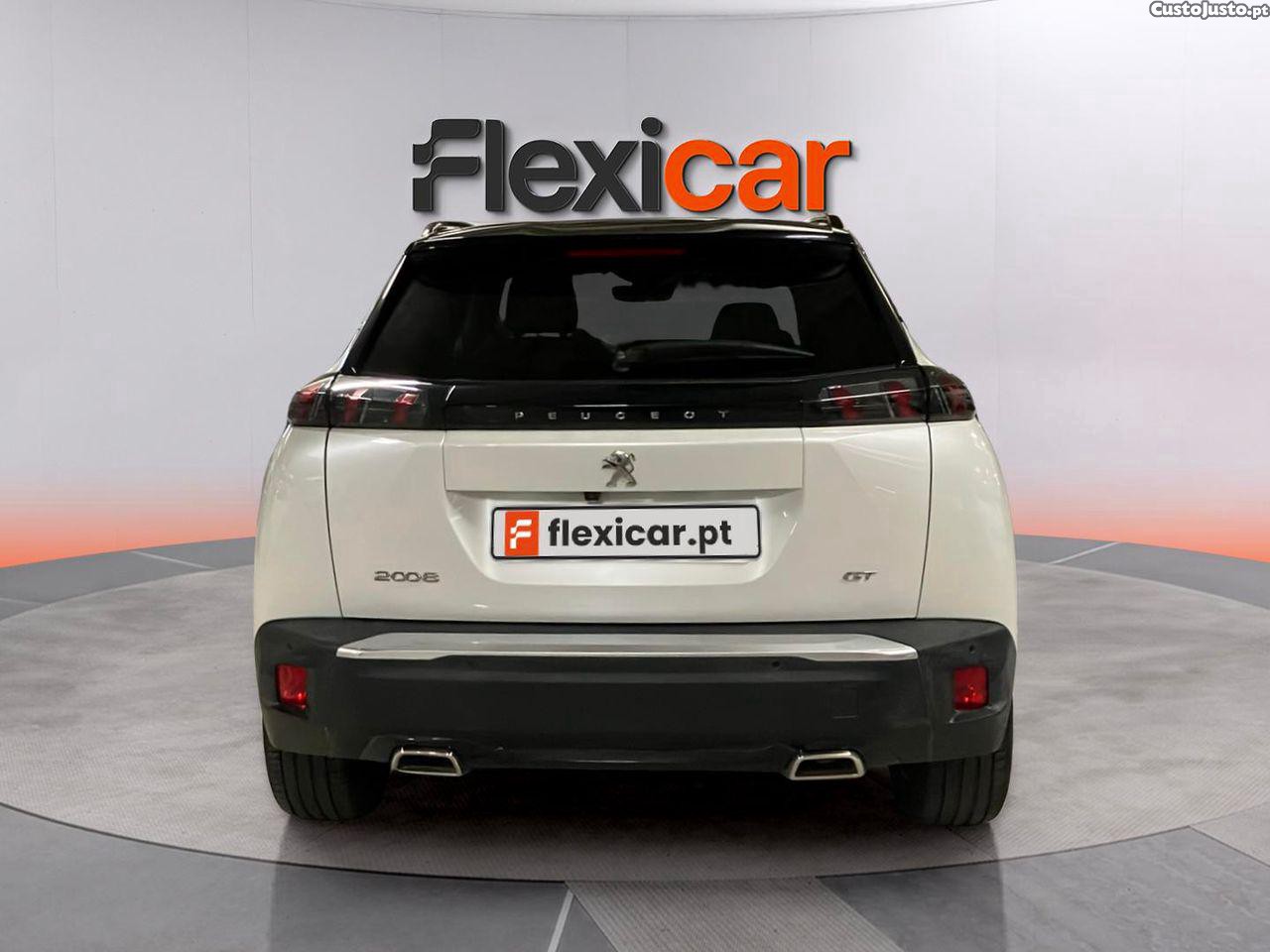 Peugeot 2008 1.2 PureTech GT — fotografia 17