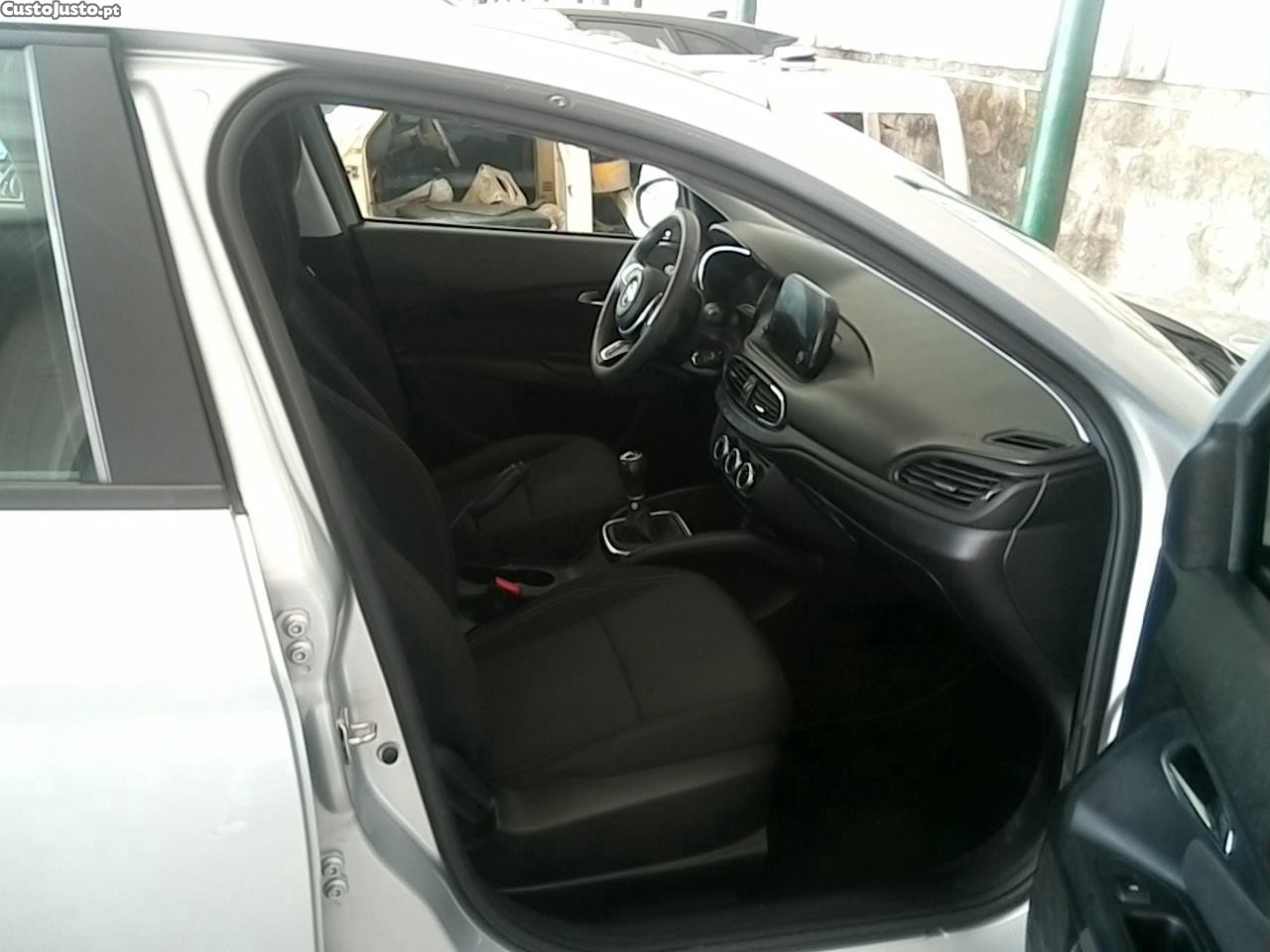 Fiat Tipo 1.3 M-Jet City Life — fotografia 20