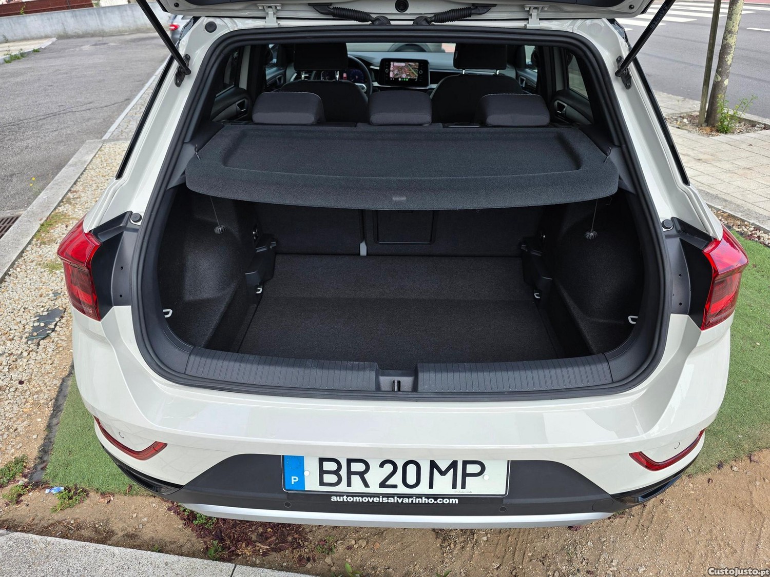 Volkswagen T-Roc 1.0 TSI Black Style — fotografia 2