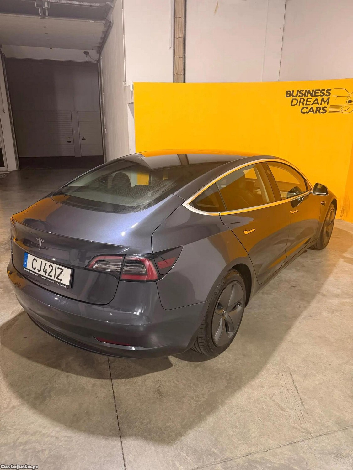 Tesla Model 3 Standard Range Plus RWD — fotografia 8