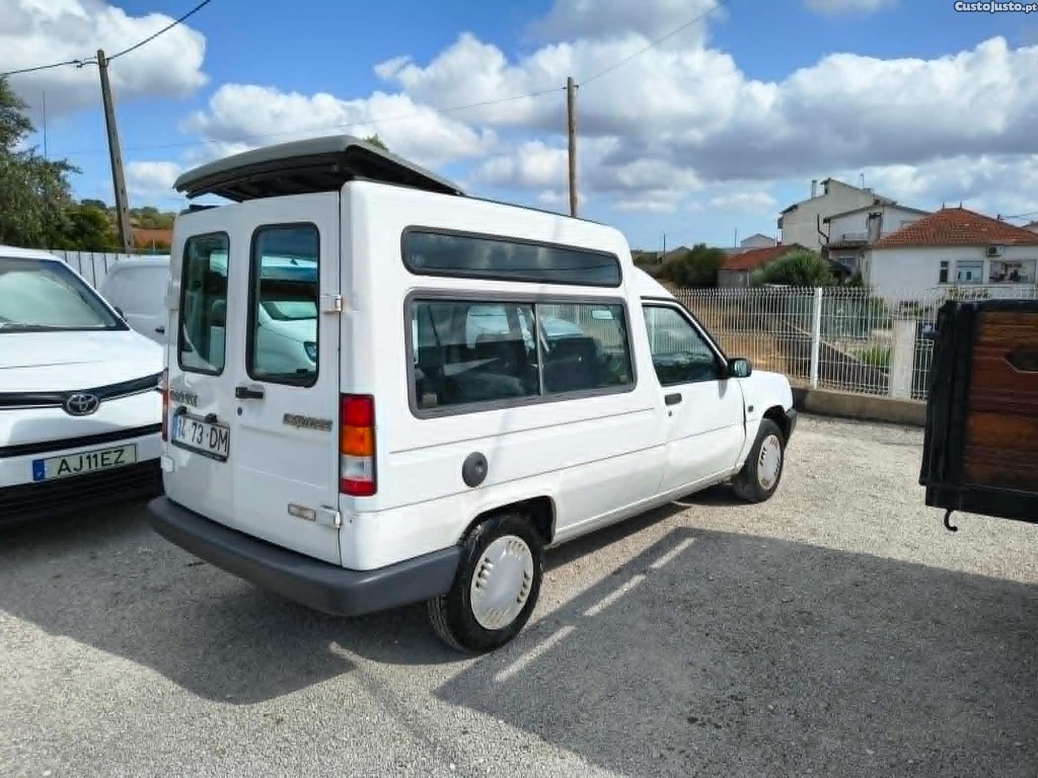 Renault Express 1.2 gasolina — fotografia 11