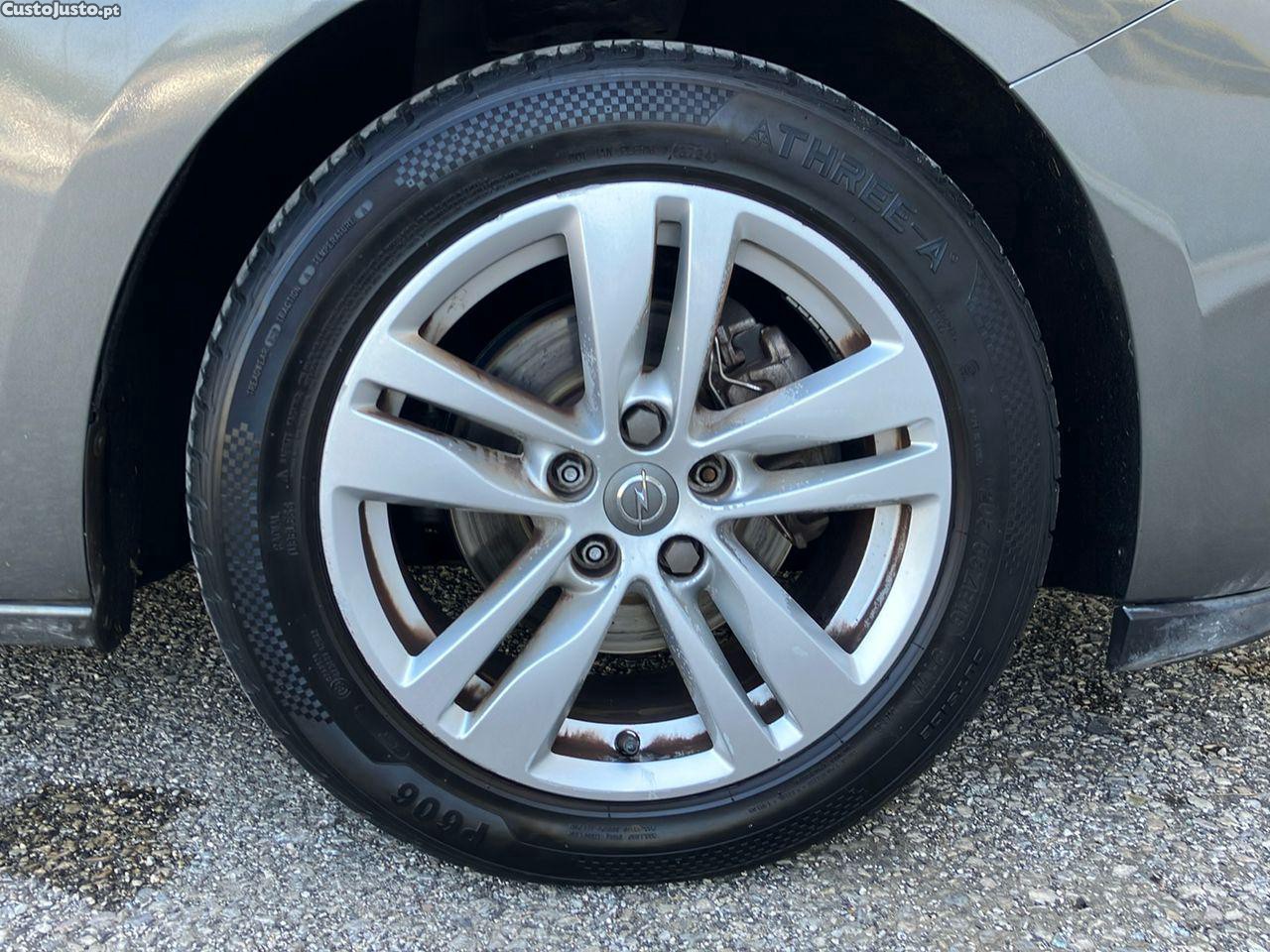 Opel Astra 1.6 CDTI Edition S/S — fotografia 9