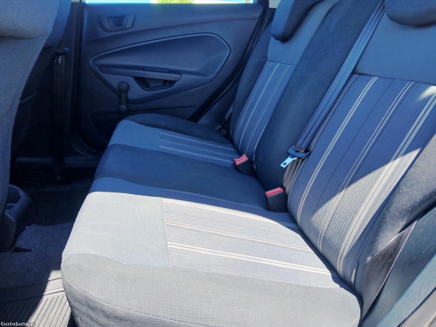 Ford Fiesta 1.4 TDCi (2009) | 5 Lugares | 140.000 km Excelente Estado — fotografia 2