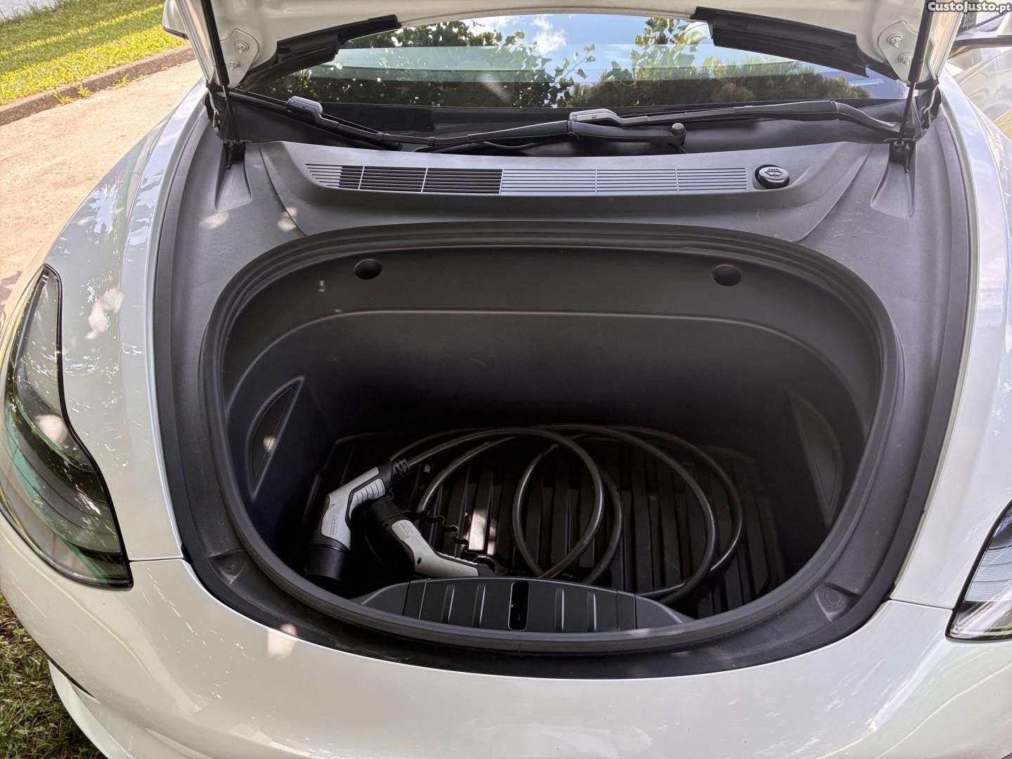 Tesla Model 3 Standard Range Plus RWD — fotografia 3