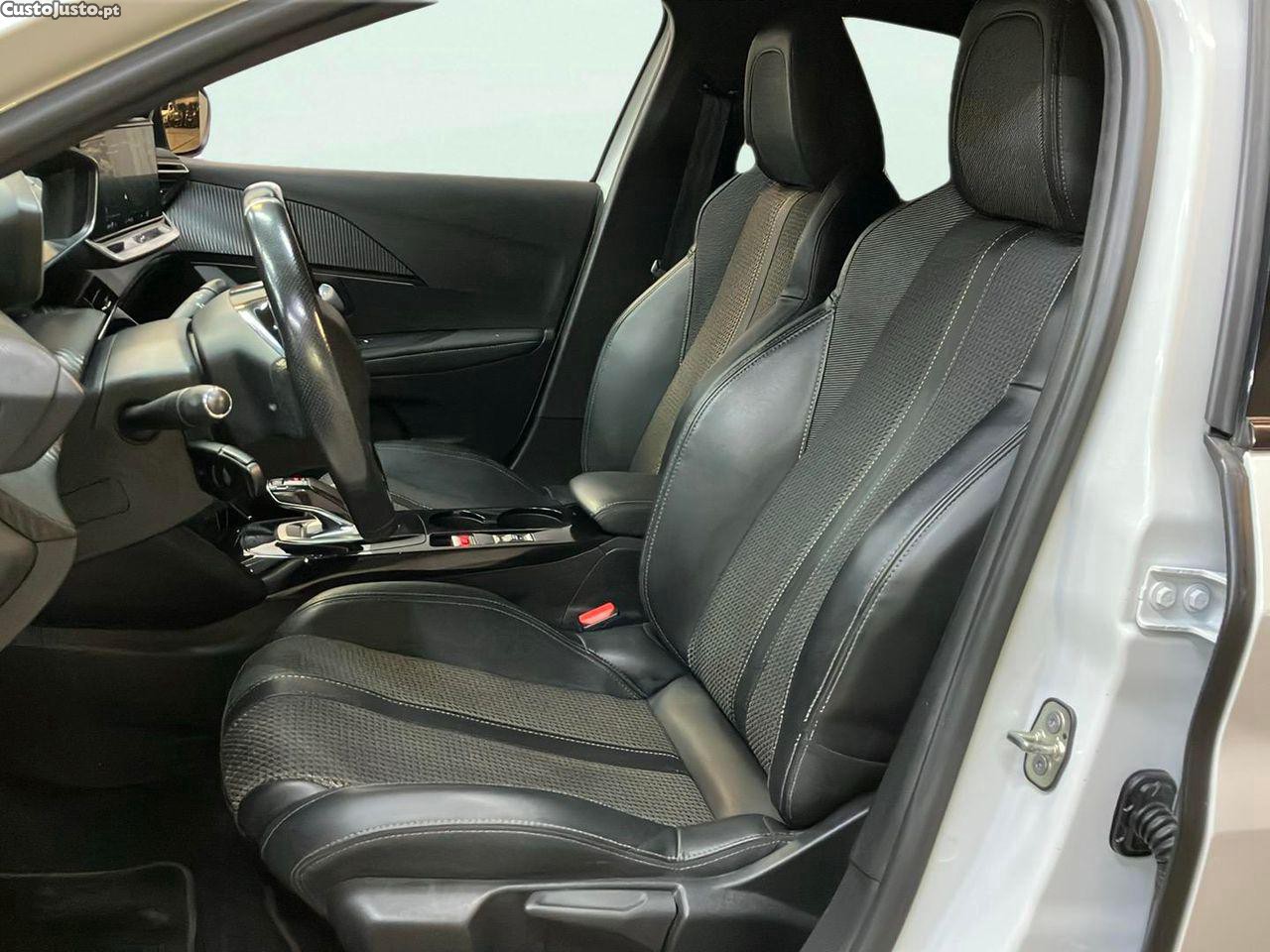 Peugeot 208 50 KWh GT — fotografia 10