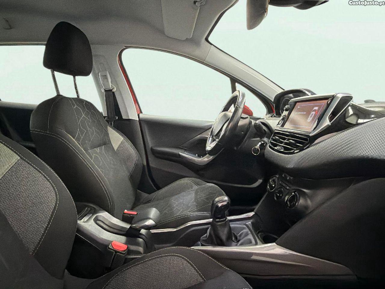 Peugeot 2008 1.2 PureTech Active — fotografia 5