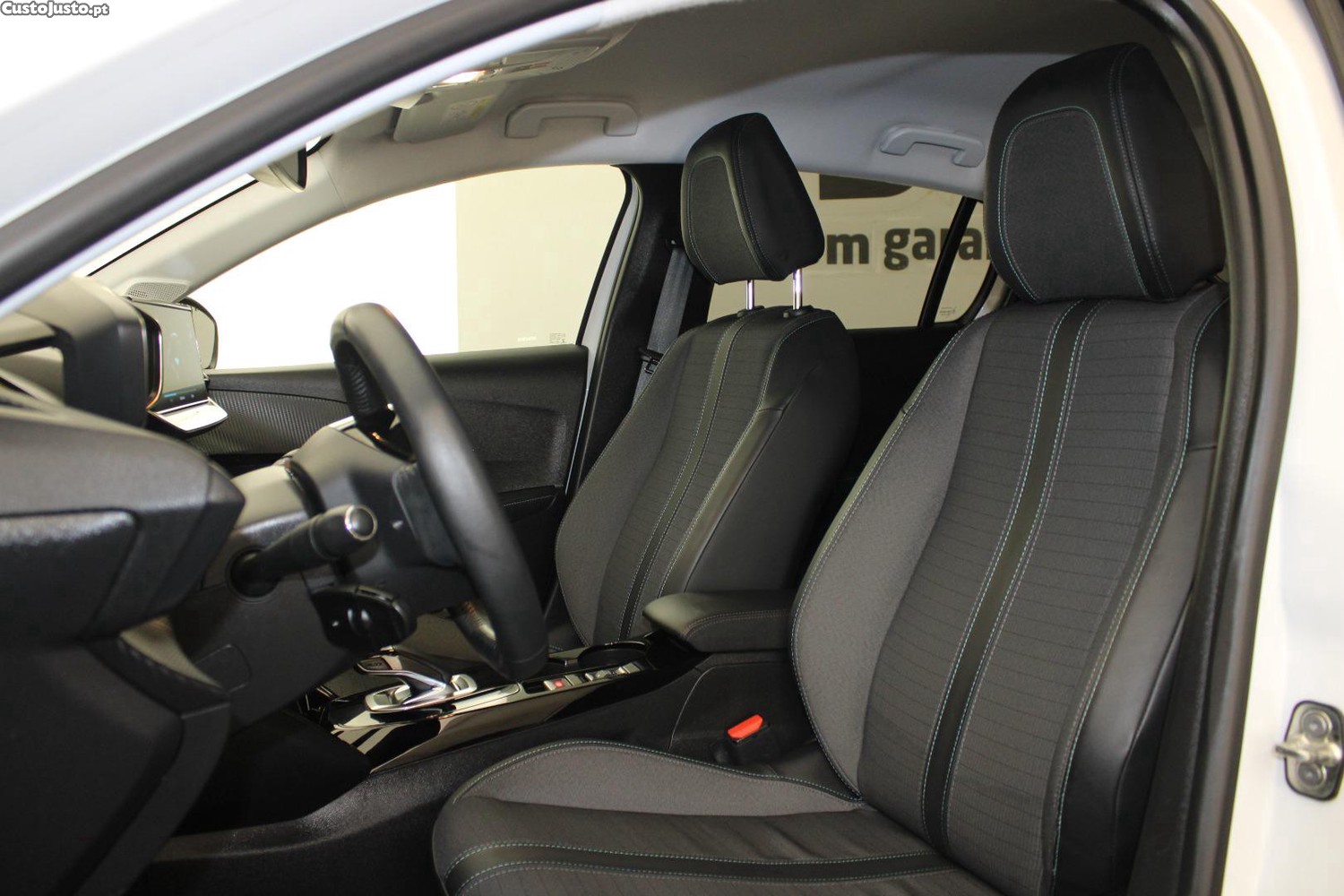 Peugeot e-208 ALLURE PACK (AUTO) — fotografia 2
