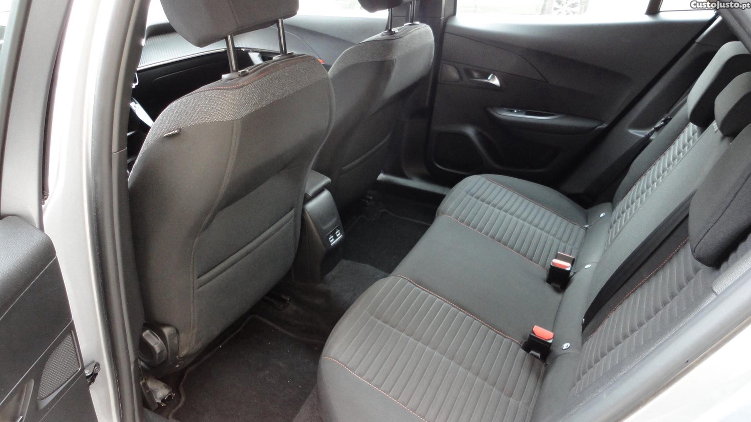 Peugeot e-2008 Ative pack — fotografia 5