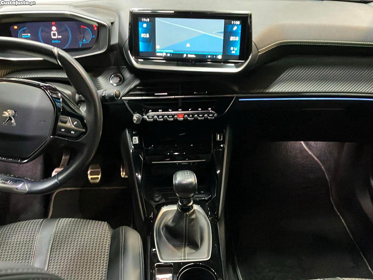 Peugeot 2008 1.2 PureTech GT — fotografia 15