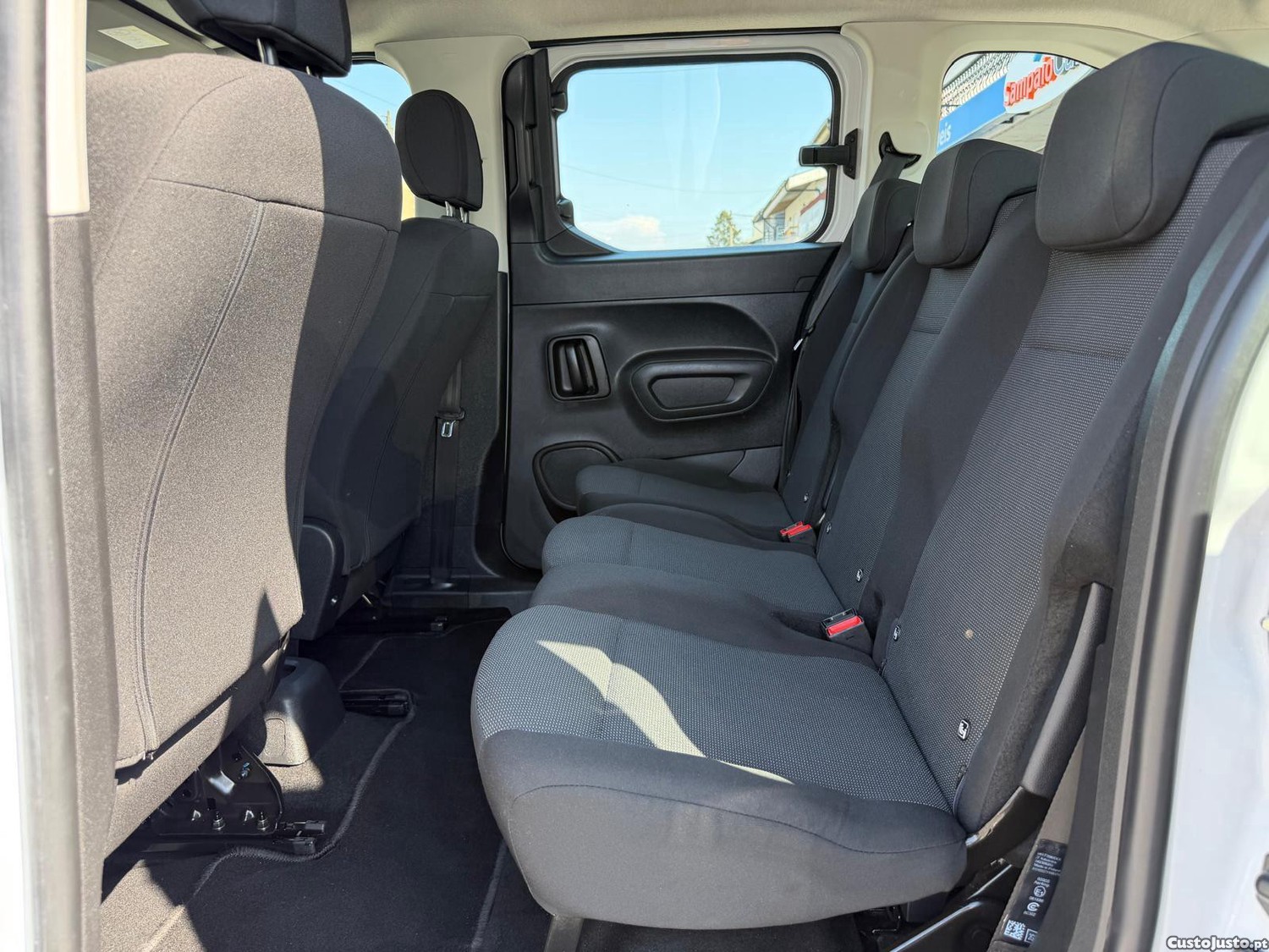 Citroën Berlingo 1.5 BlueHDi M Shine — fotografia 13