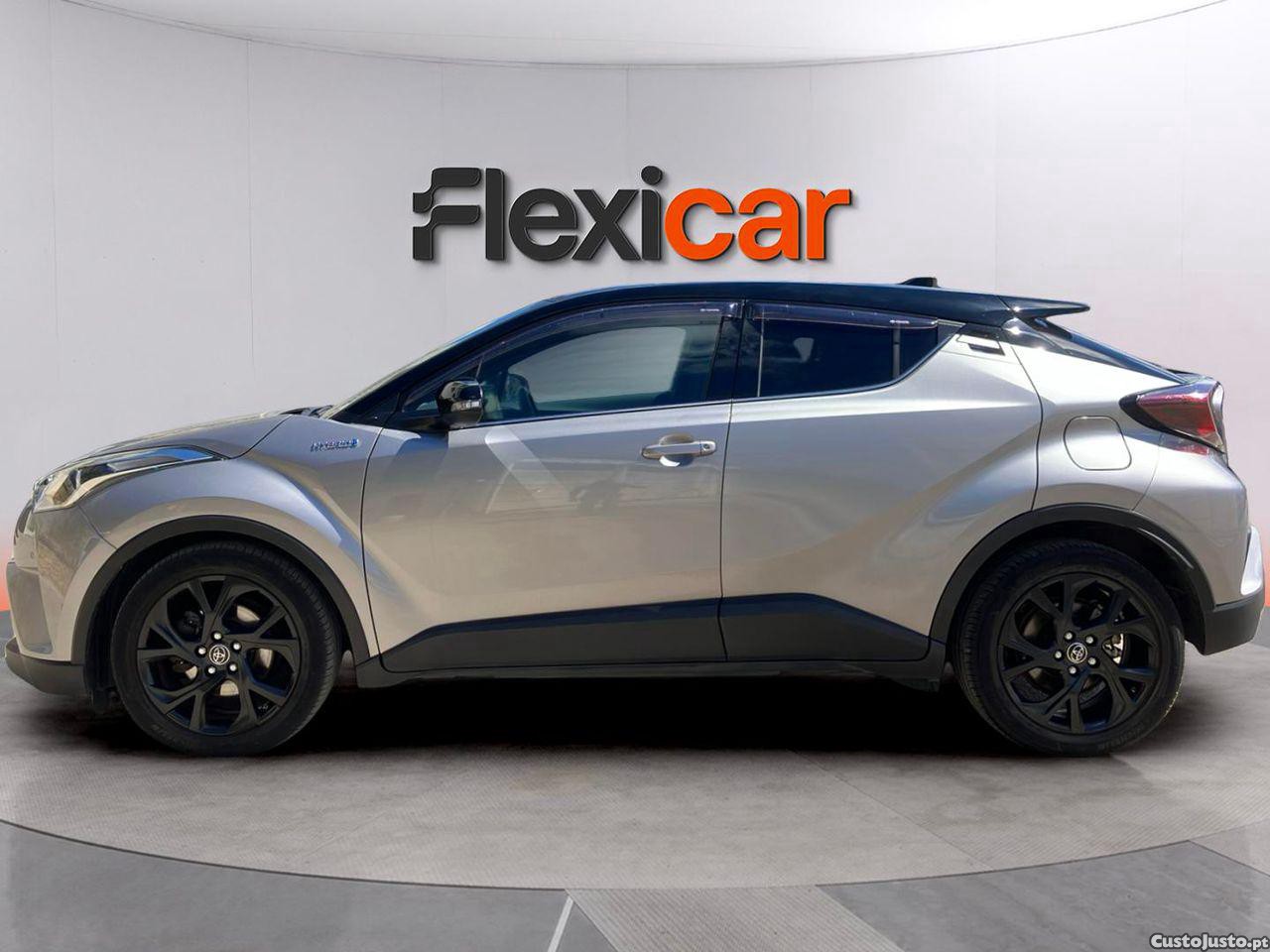 Toyota C-HR 1.8 HSD Comfort+P.Style — fotografia 16