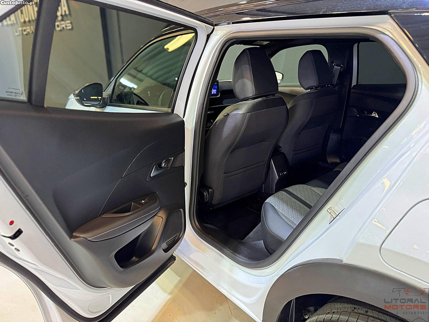 Peugeot 2008 1.2 PureTech Allure Pack — fotografia 11