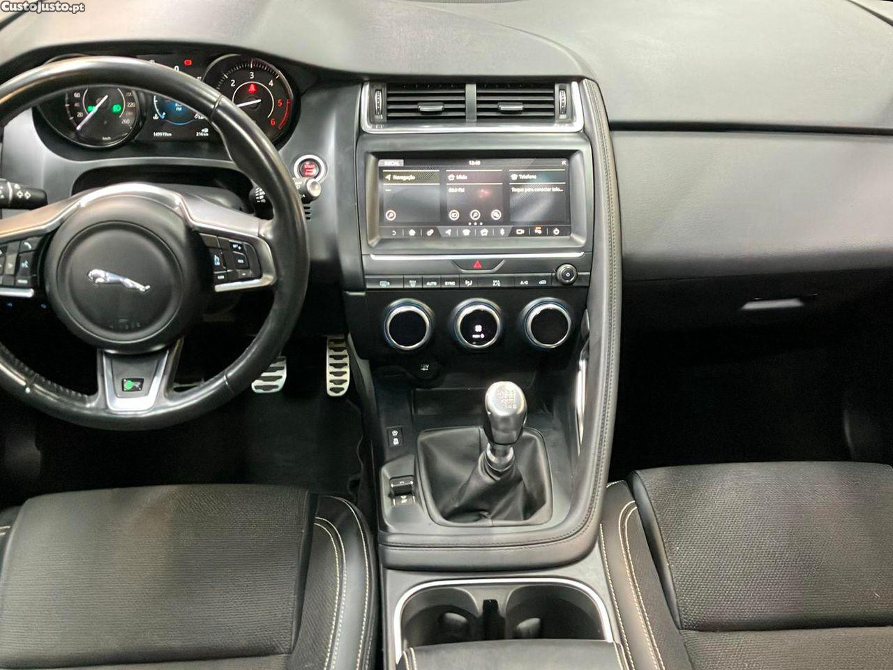 Jaguar E-Pace 2.0 i4D R-Dynamic — fotografia 15