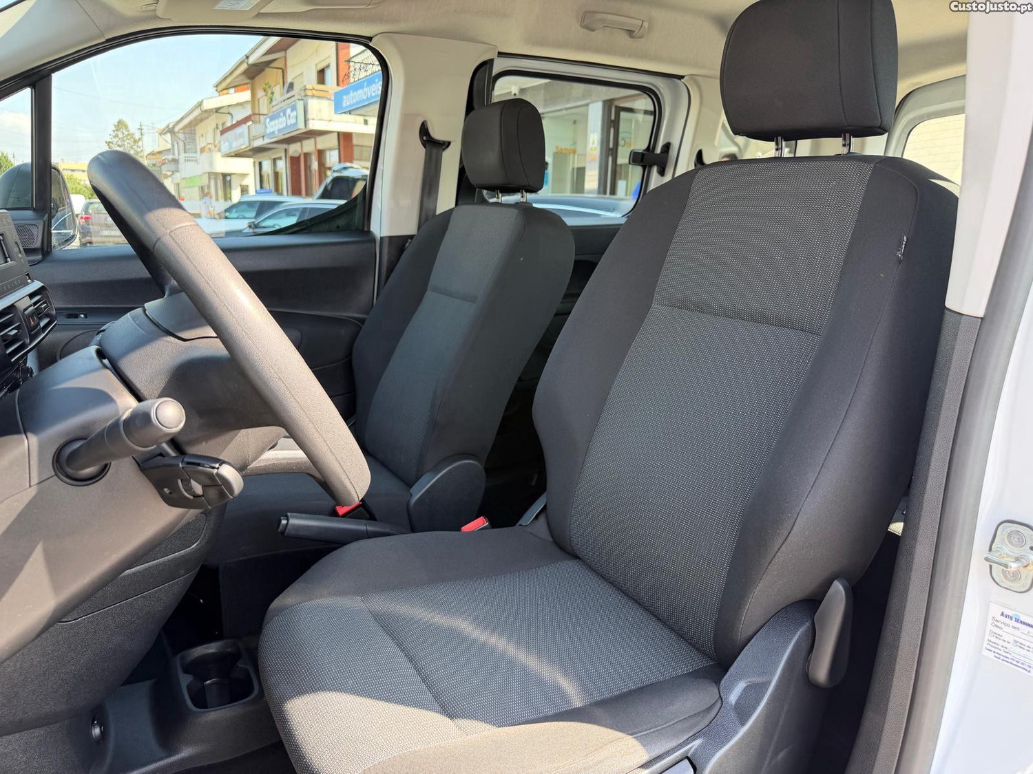 Citroën Berlingo 1.5 BlueHDi M Shine — fotografia 14