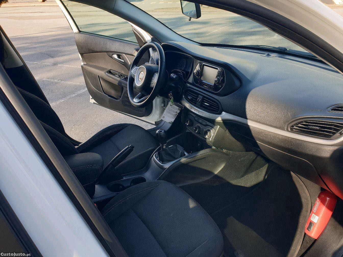 Fiat Tipo SW 1.3 Multijet GPS — fotografia 2