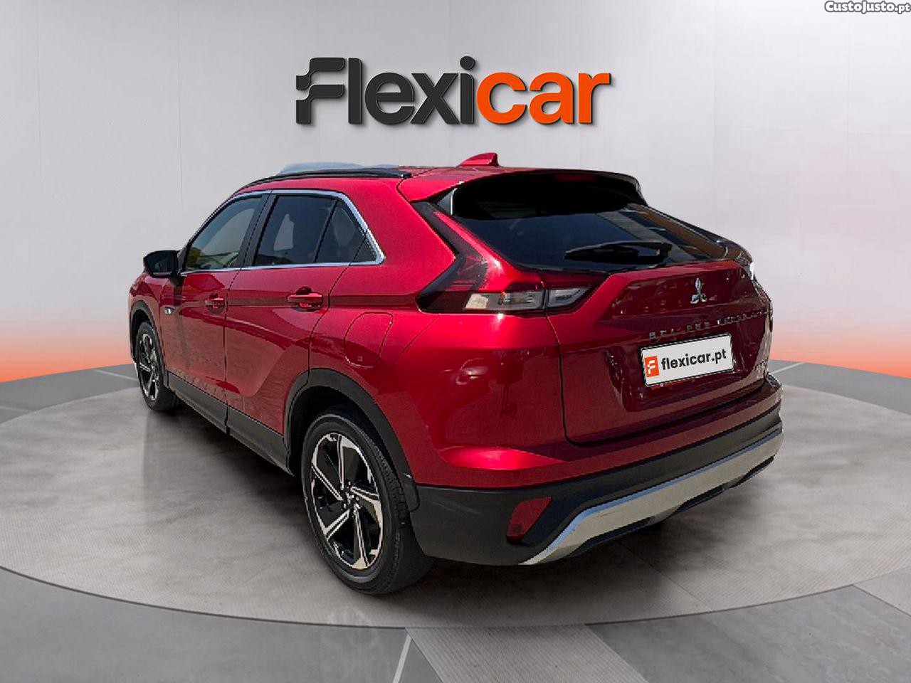 Mitsubishi Eclipse Cross 2.4 PHEV eMotion — fotografia 13