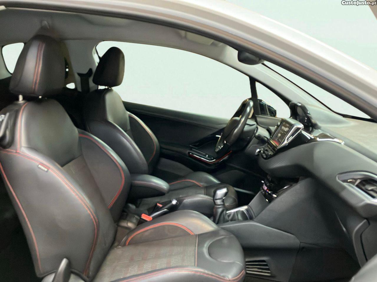 Peugeot 208 1.2 PureTech GT Line — fotografia 11