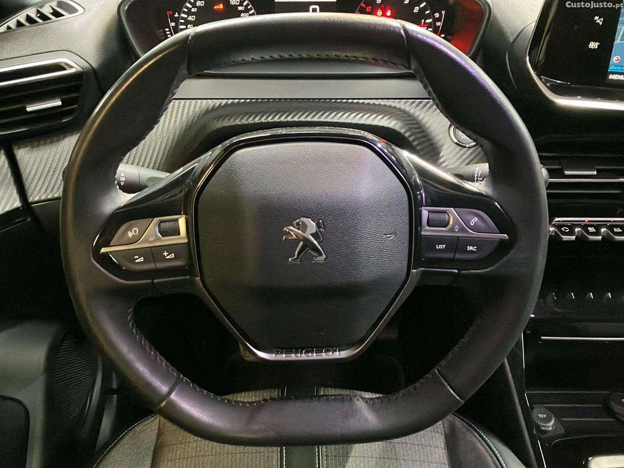 Peugeot 2008 1.2 PureTech Allure — fotografia 15