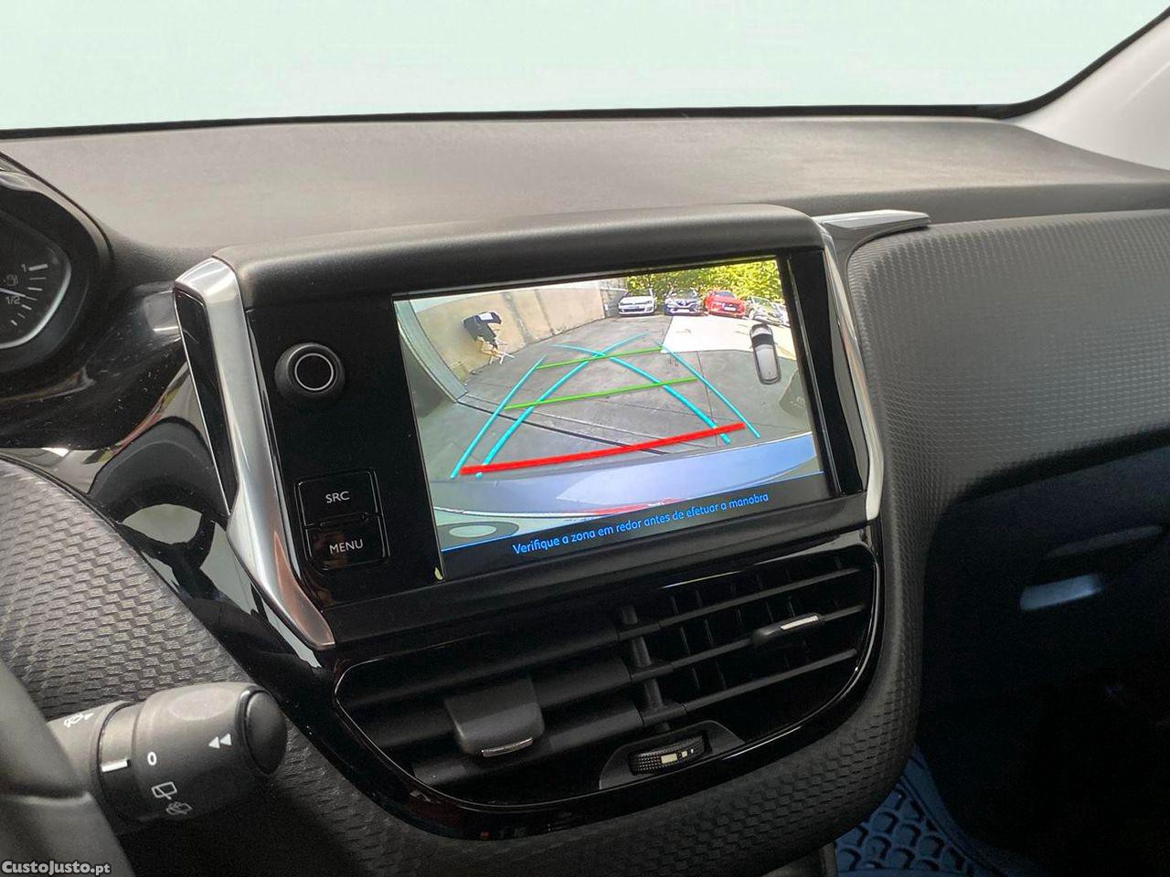 Peugeot 208 1.2 PureTech Signature — fotografia 7