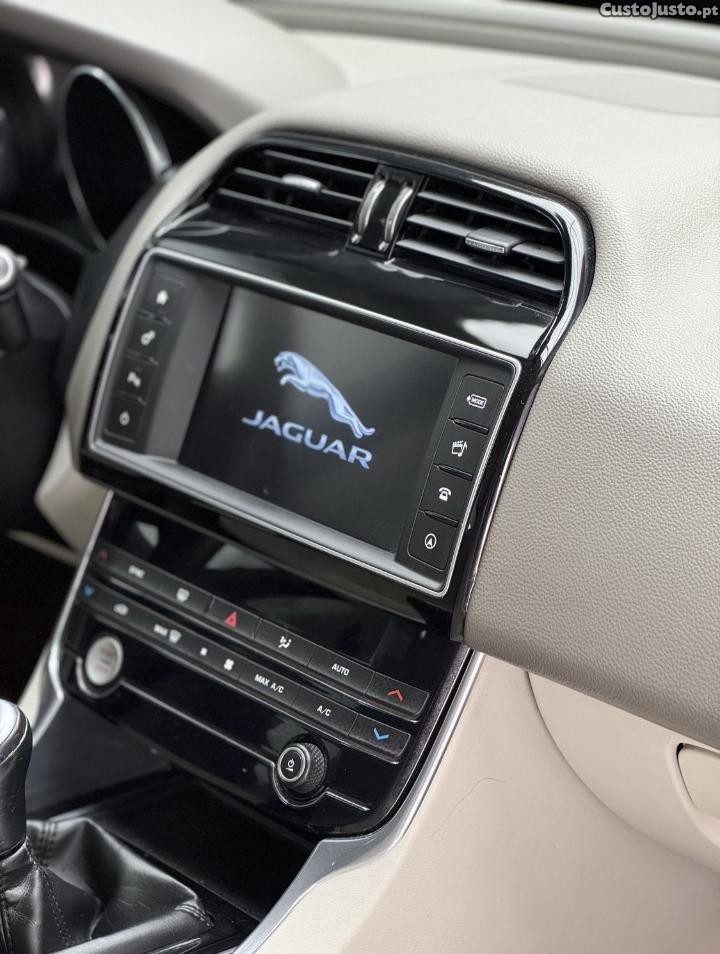 Jaguar XE Prestige — fotografia 2