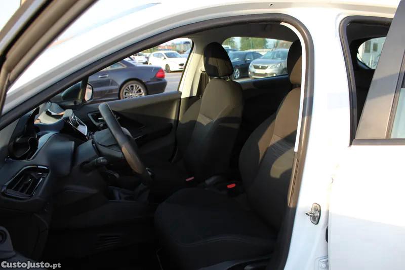 Peugeot 208 1.2 PureTech Access — fotografia 13