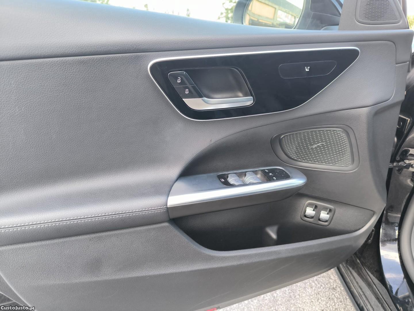 Mercedes-Benz C 300 e T 9G-TRONIC Avantgarde — fotografia 10