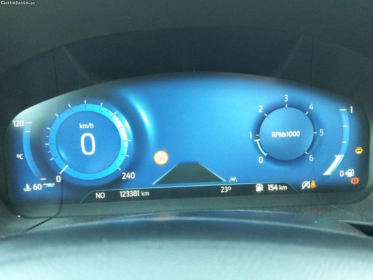 Ford Kuga 1.5 TDCi EcoBlue ST-Line — fotografia 6