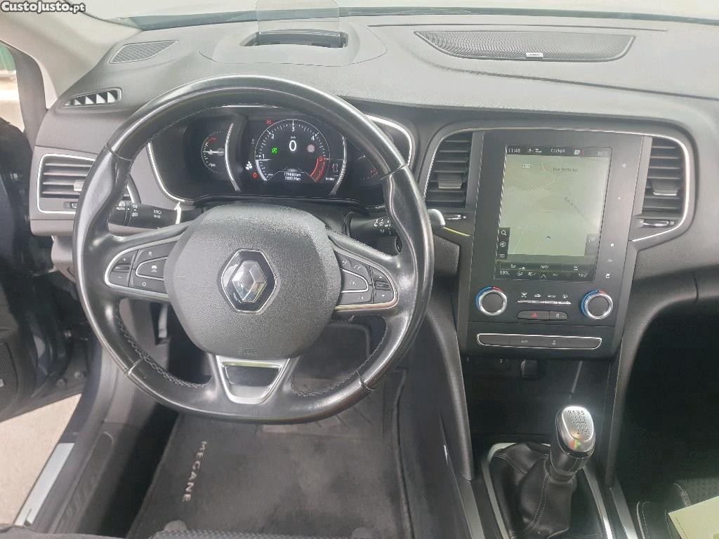 Renault Mégane Sport Tourer 1.5 Blue DCI Bose Edition 115cv — fotografia 16