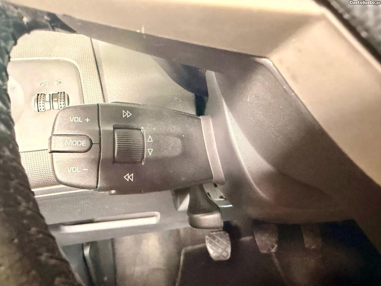 SEAT Ibiza 1.6 tdi sport dpf — fotografia 2